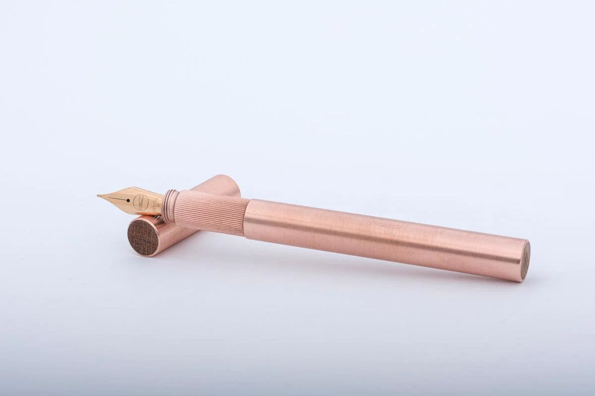 Shortcap gebürstetes Kupfer & Eiche | ELBWOOD Füllhalter