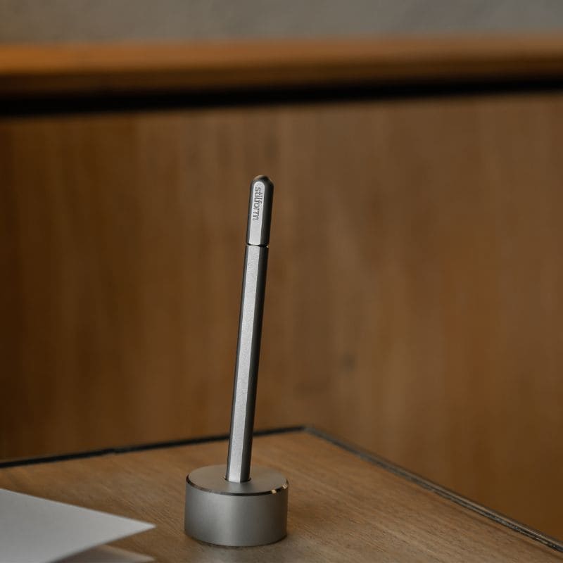 Base stilform Stifthalter Aluminium schwarz