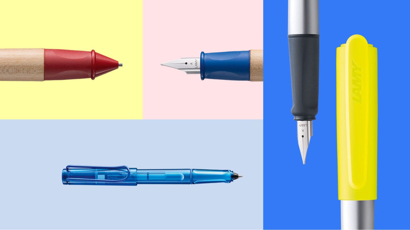eine Auswahl von LAMY Schreiblernstiften vor farbigen Feldern